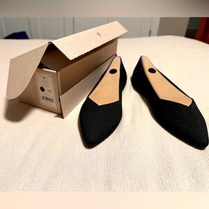 *NEW Never worn* Rothy’s black original point